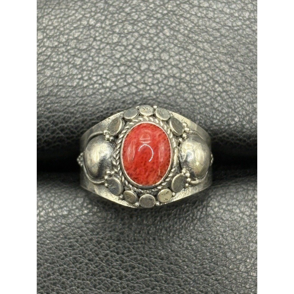 New Condition Sterling Silver Bali Style Coral Ring Size 7 G14